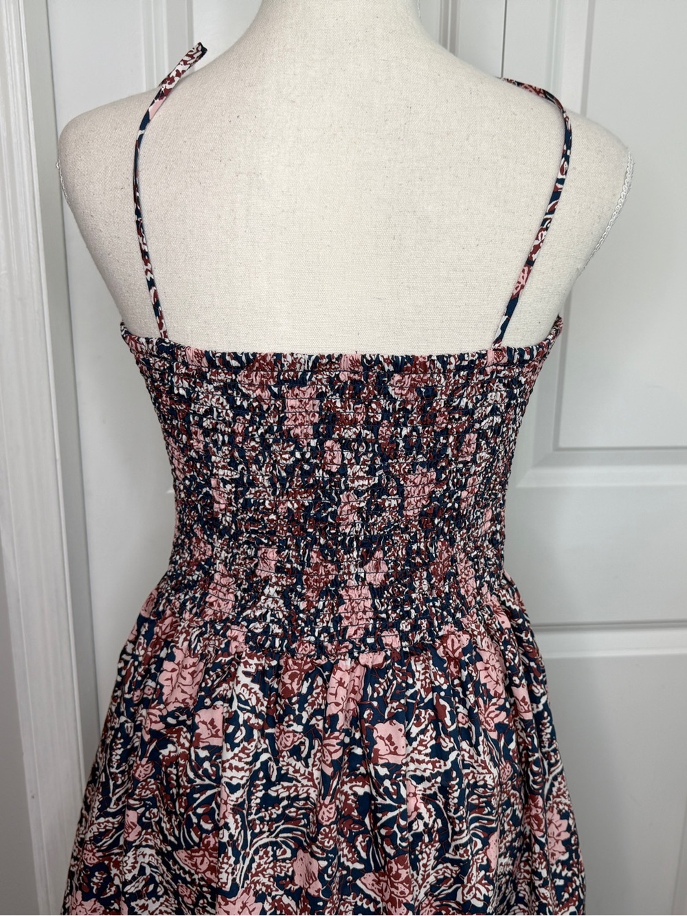 Ann Taylor Blue Pink Floral Smocked Flare Midi Dress 10 Spaghetti Straps Pockets - Picture 9 of 11